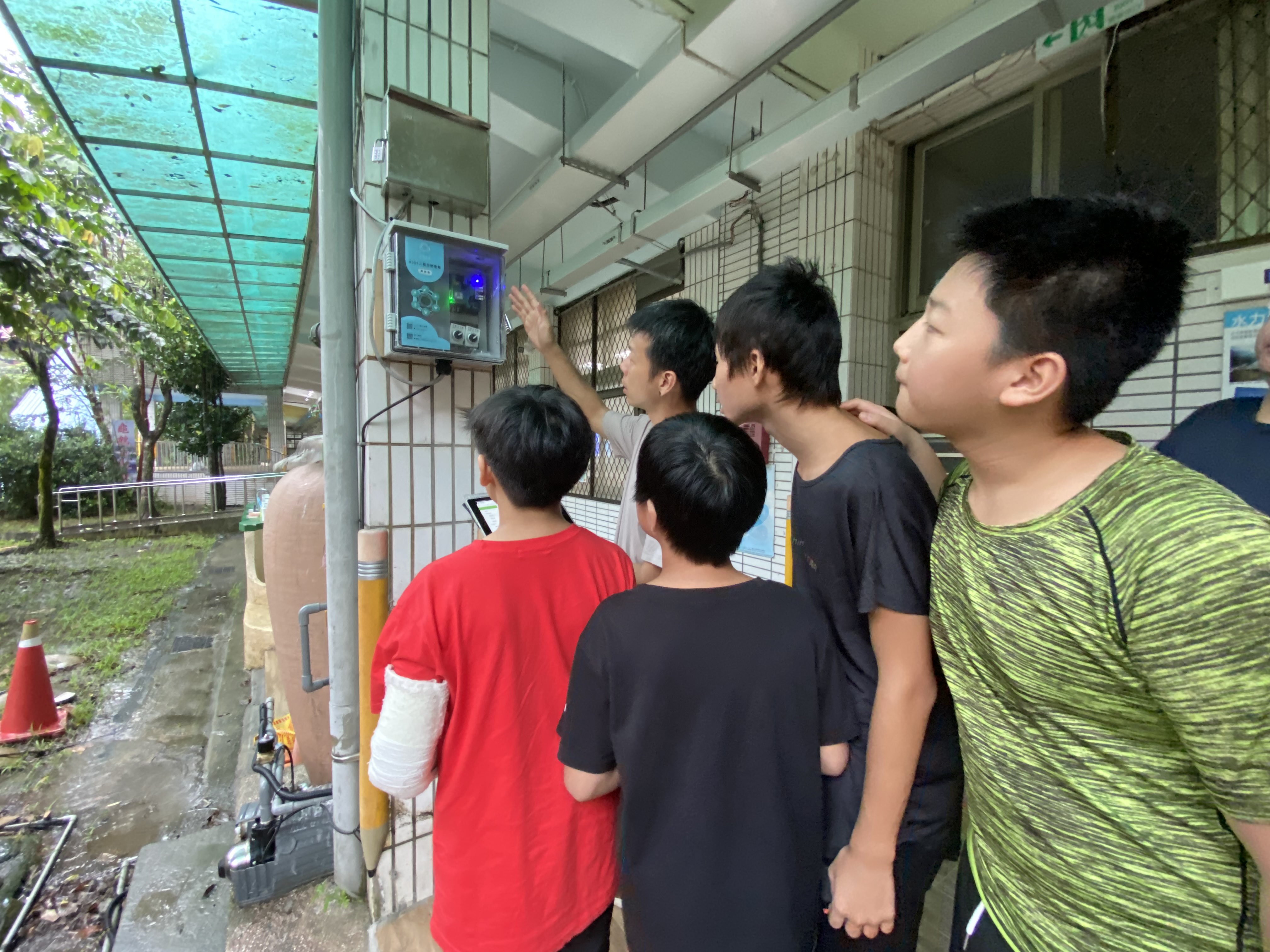 新北市新店區龜山國民小學